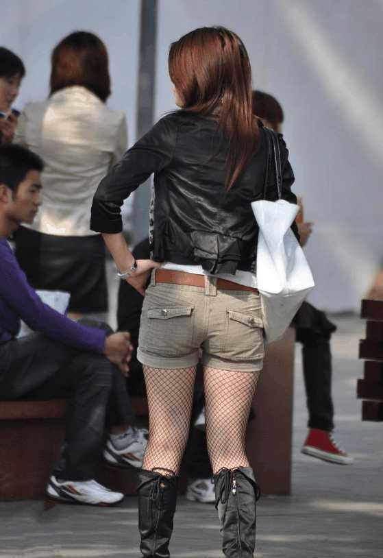 美女白色渔网丝袜照,美女风采独领风骚