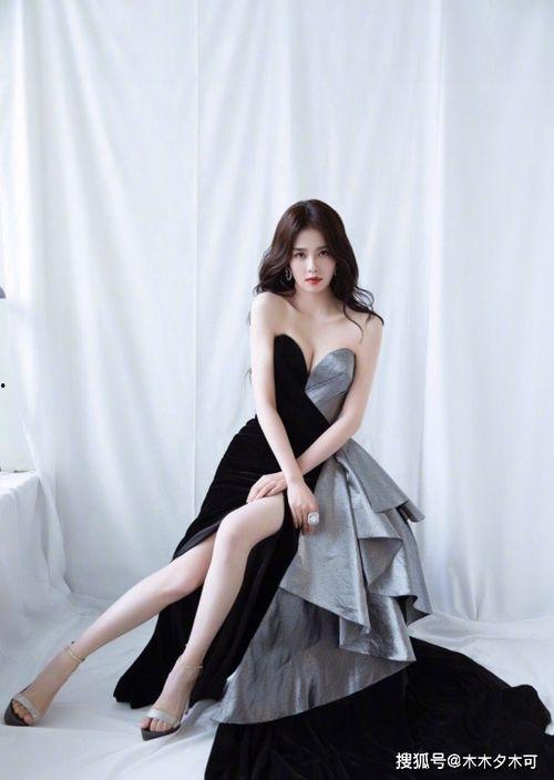 丝袜腿 在线,时尚潮流下的性感诱惑